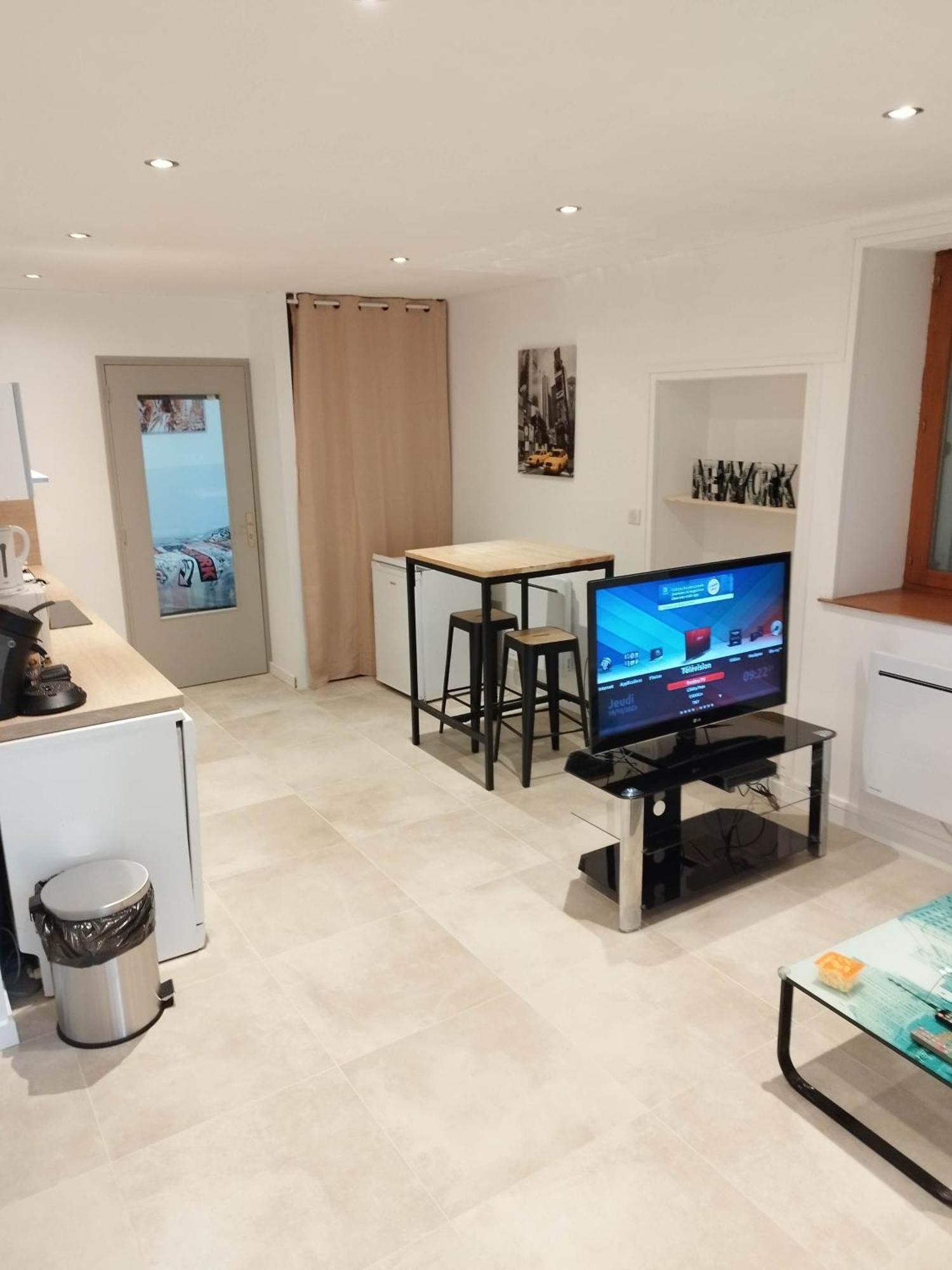 Le New York Bisontin 2 Apartment Besancon Bagian luar foto