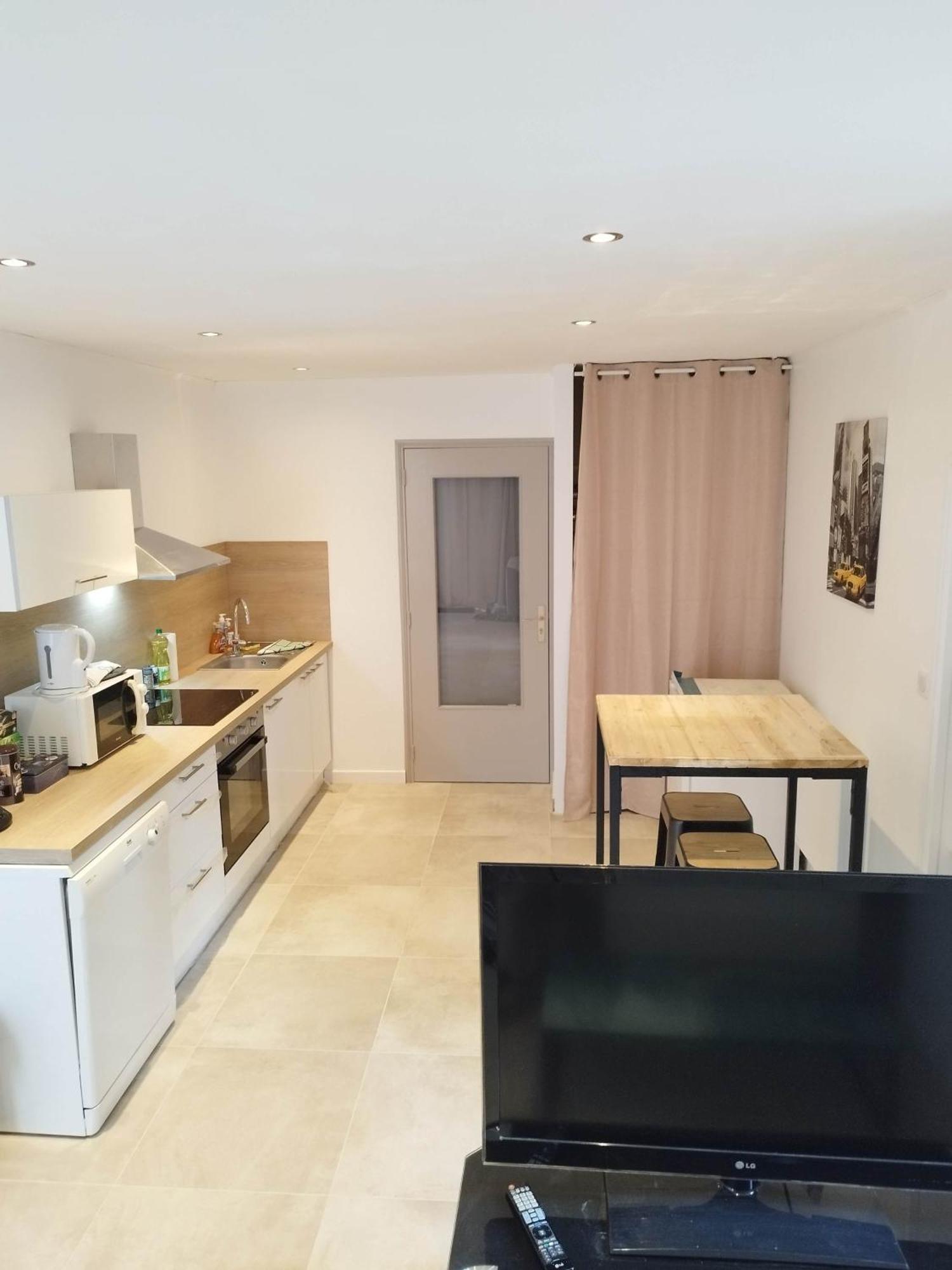 Le New York Bisontin 2 Apartment Besancon Bagian luar foto